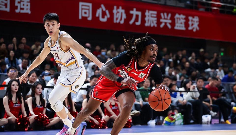 重磅引援！广东宏远官宣超级外援加盟，朱芳雨眼光太毒了