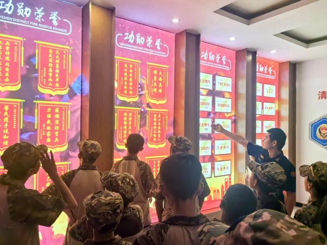 清河门区消防救援大队仁合街消防救援站开展队站开放活动