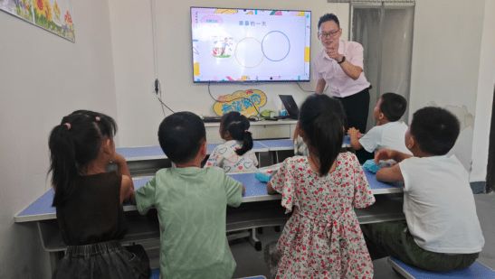 “流动思政课”走进安陆市巡店镇新堤村