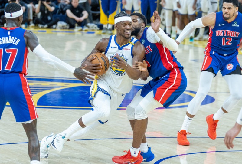 篮球——NBA常规赛：勇士胜活塞
