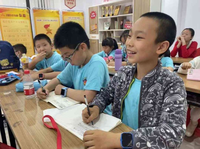 AI智能新闻稿写作助手：助力高效内容创作与优化