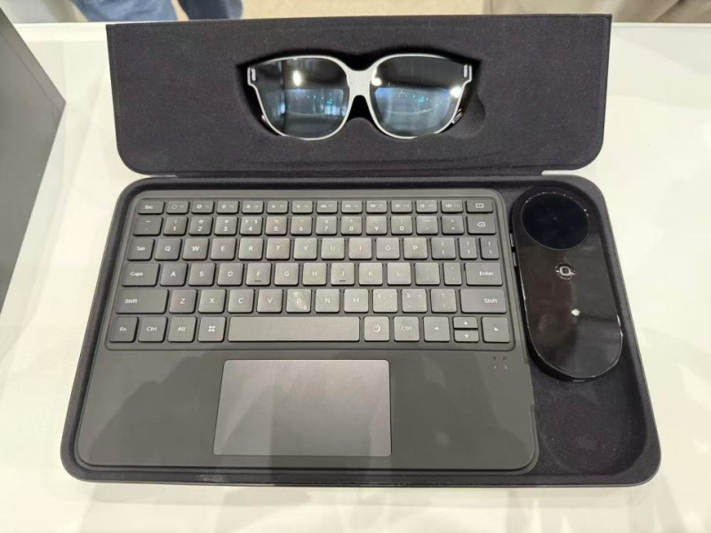 INAIR AI空间计算机发布：用眼镜的“空间屏幕”取代实体显示器